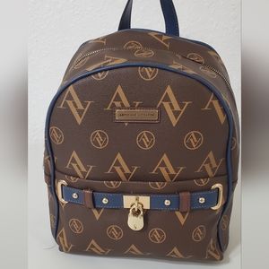 ADRIENNE VITTADINI SIGNATURE COLLECTION BACKPACK  NWT